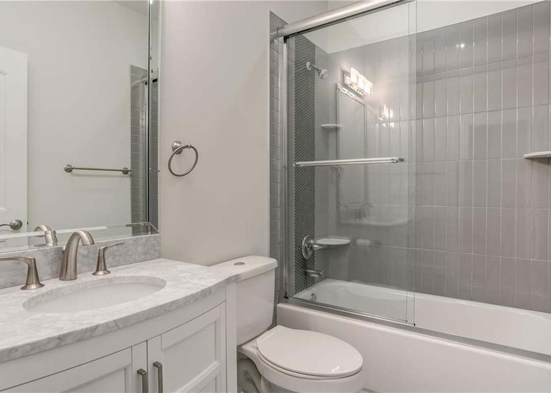 5444 N 101st Terrace — photo 10
