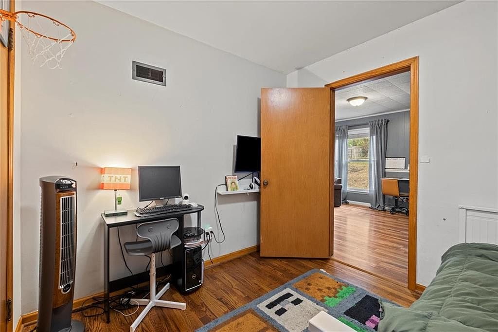 5511 Flint Street — photo 24