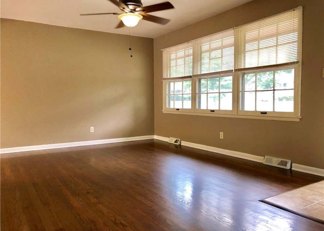 5526 N Woodland Avenue — photo 9