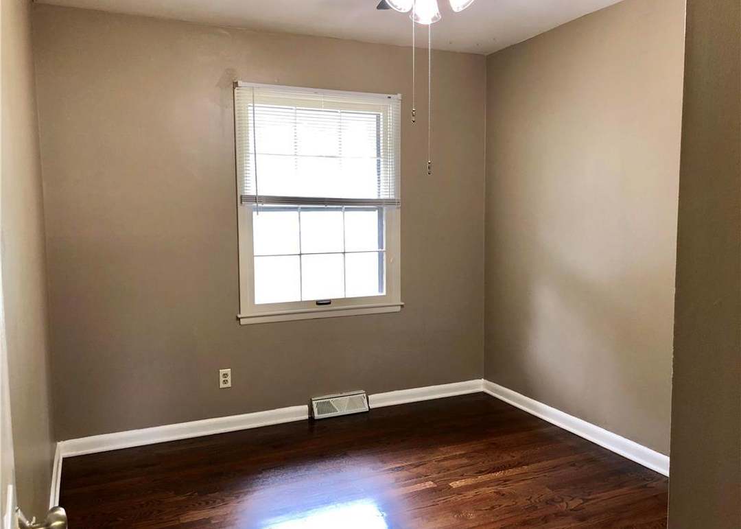5526 N Woodland Avenue — photo 28