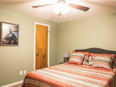 5537 Roe Boulevard — photo 38