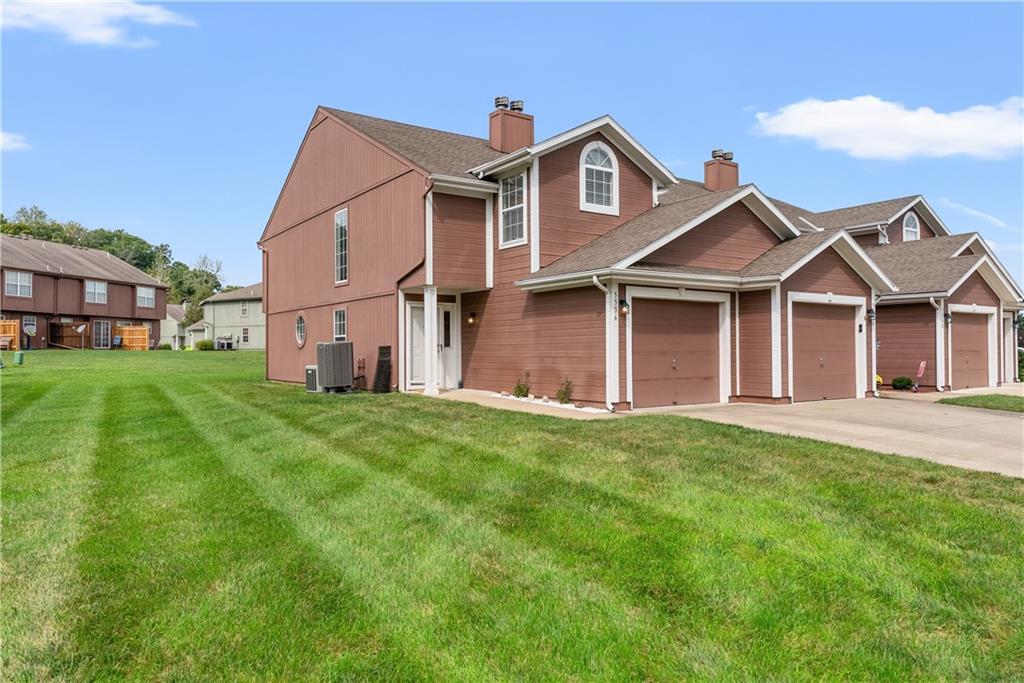 5556 Moonlight Meadow Drive, Lee's Summit, MO