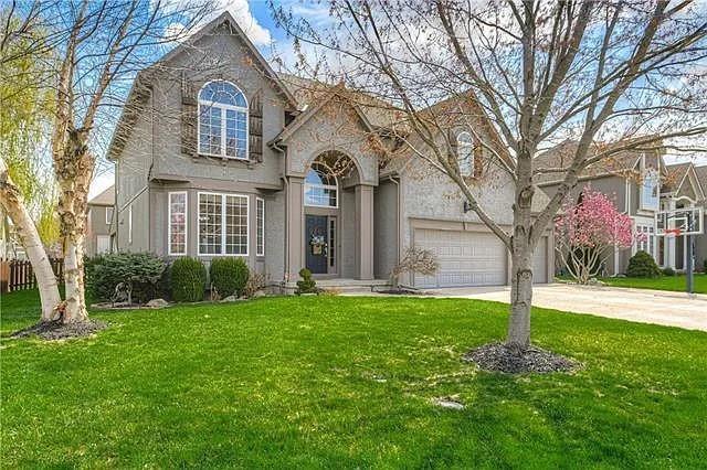 5615 NE Maybrook Road, Lee's Summit, MO