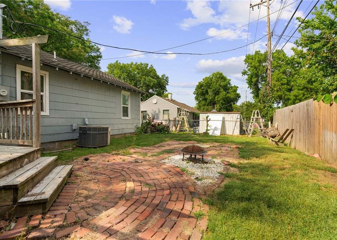 5629 Maple Street — photo 40