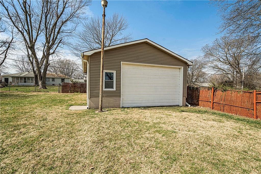 5720 LANE AVENUE — photo 38