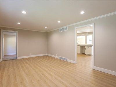 5737 Elm Avenue — photo 4