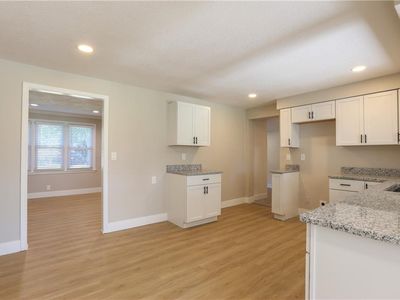 5737 Elm Avenue — photo 9