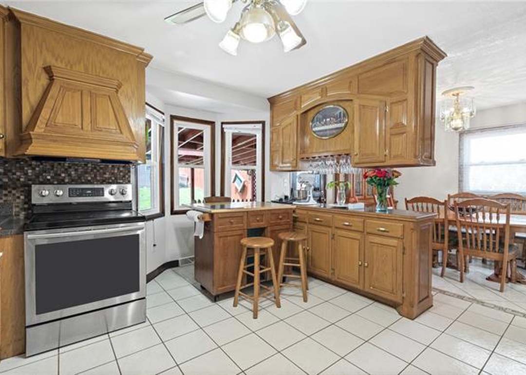 5804 N Hardesty Avenue — photo 13