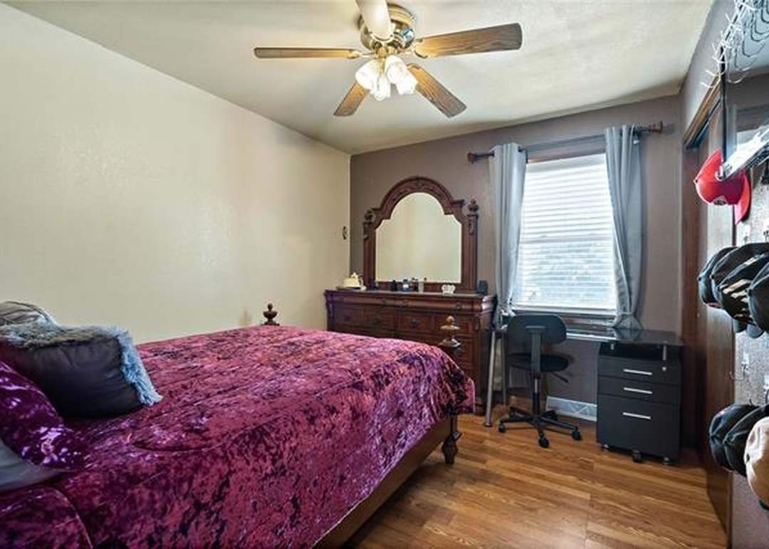 5804 N Hardesty Avenue — photo 20