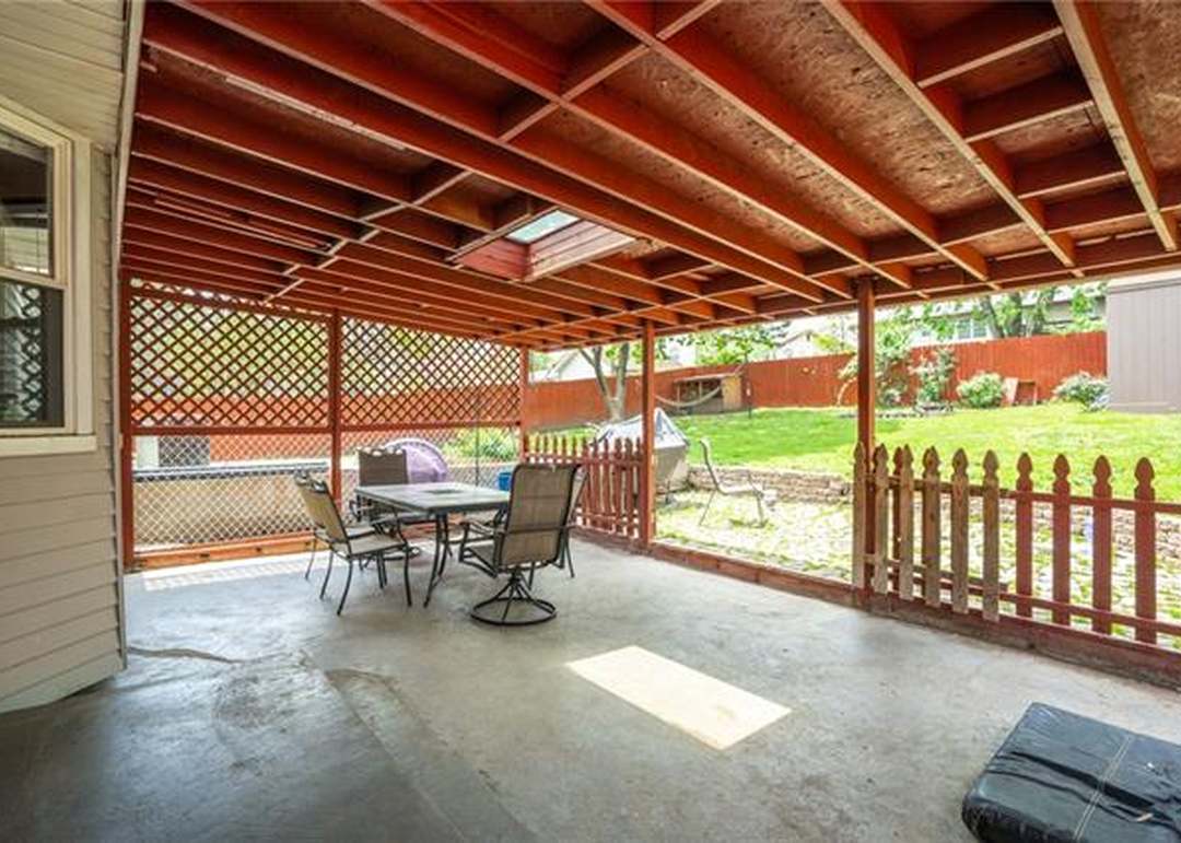 5804 N Hardesty Avenue — photo 25