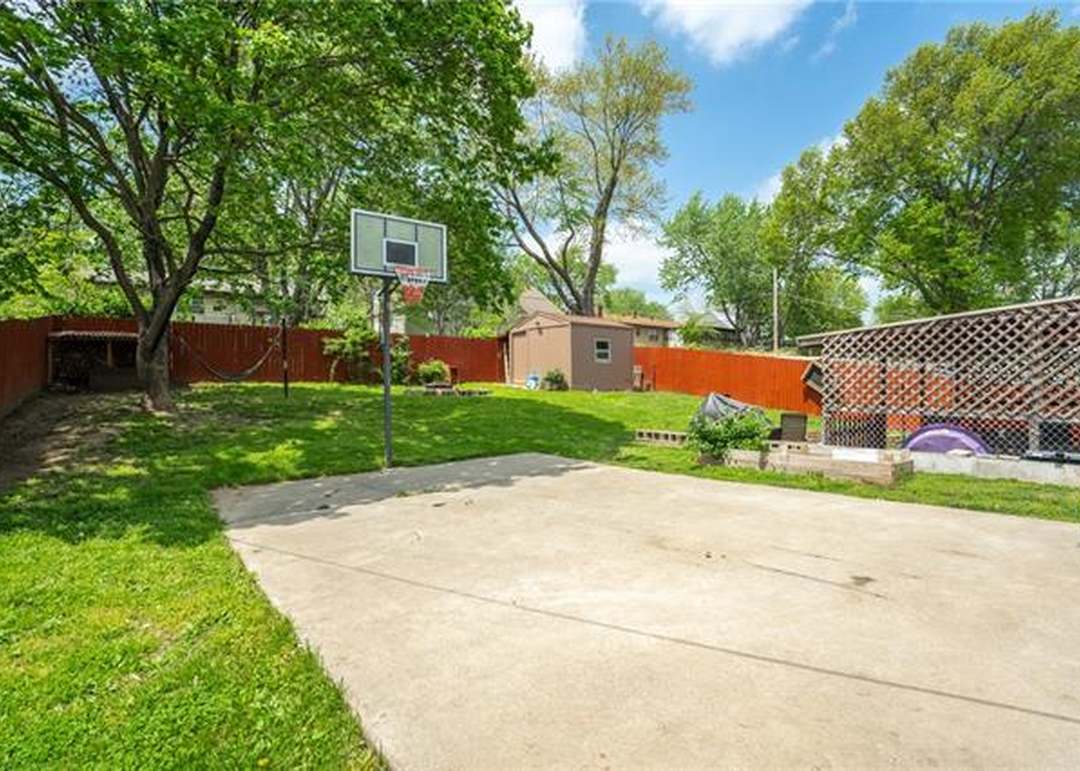 5804 N Hardesty Avenue — photo 29
