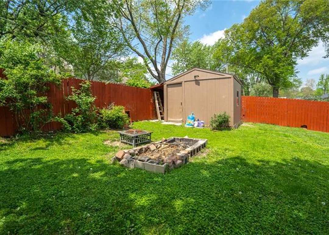 5804 N Hardesty Avenue — photo 30