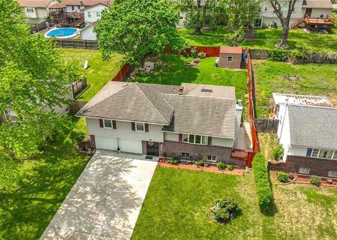 5804 N Hardesty Avenue — photo 32