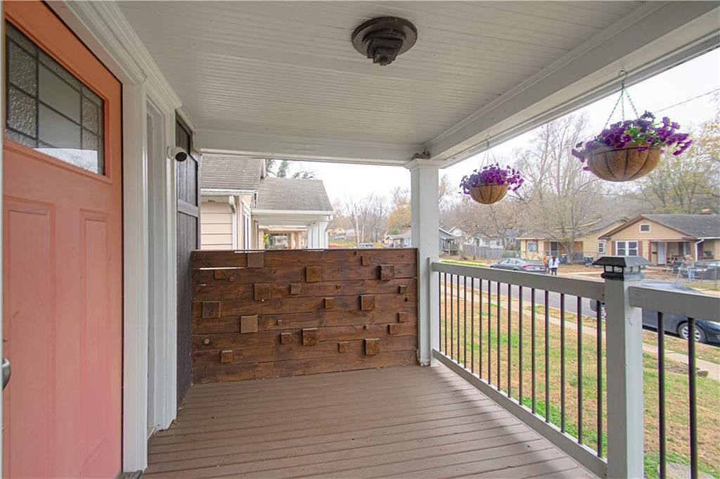 5923 Walrond Avenue — photo 5