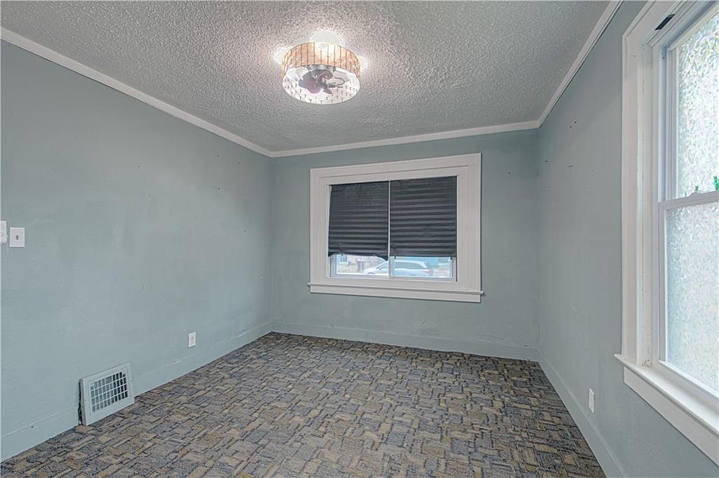 5923 Walrond Avenue — photo 23