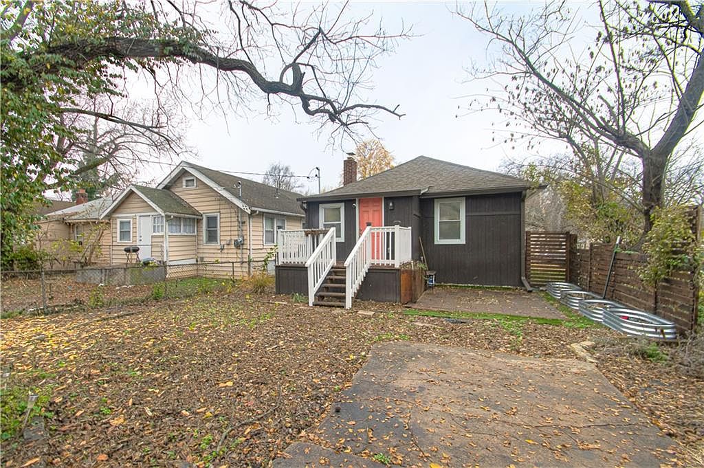 5923 Walrond Avenue — photo 26