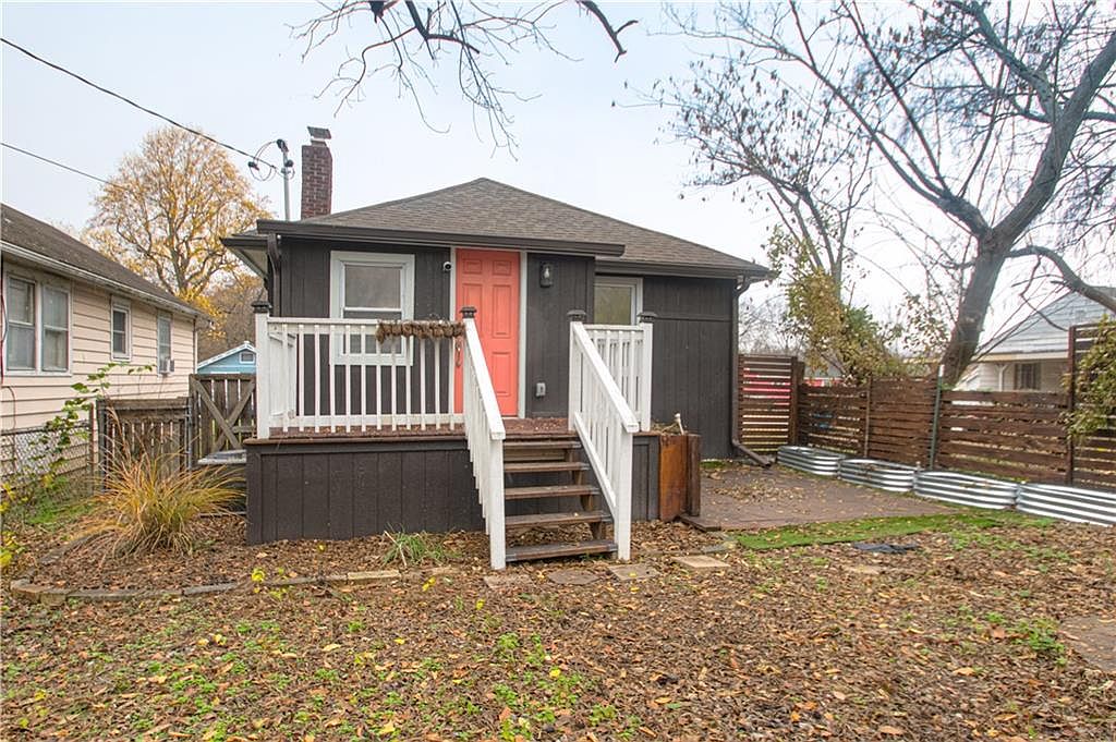 5923 Walrond Avenue — photo 27