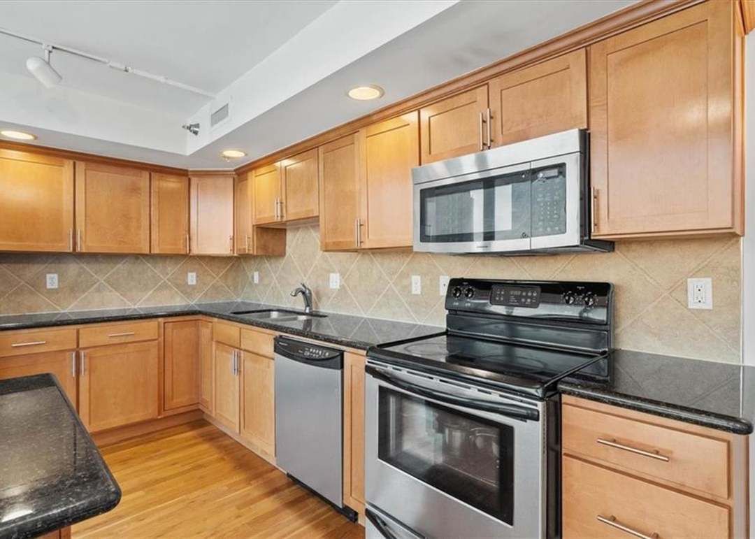 600 Admiral Boulevard — photo 9
