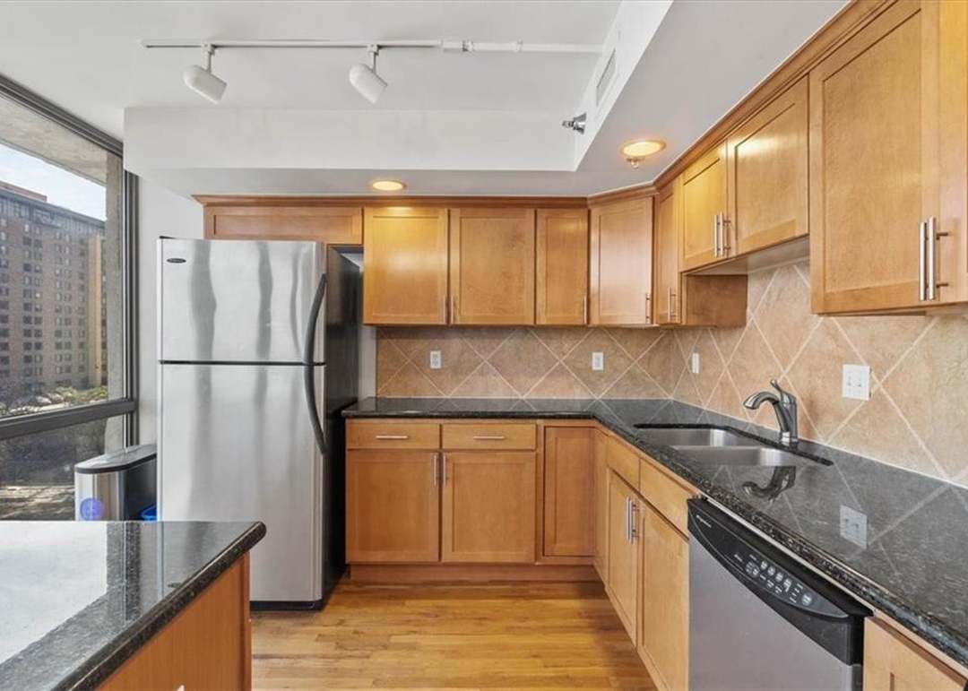 600 Admiral Boulevard — photo 11