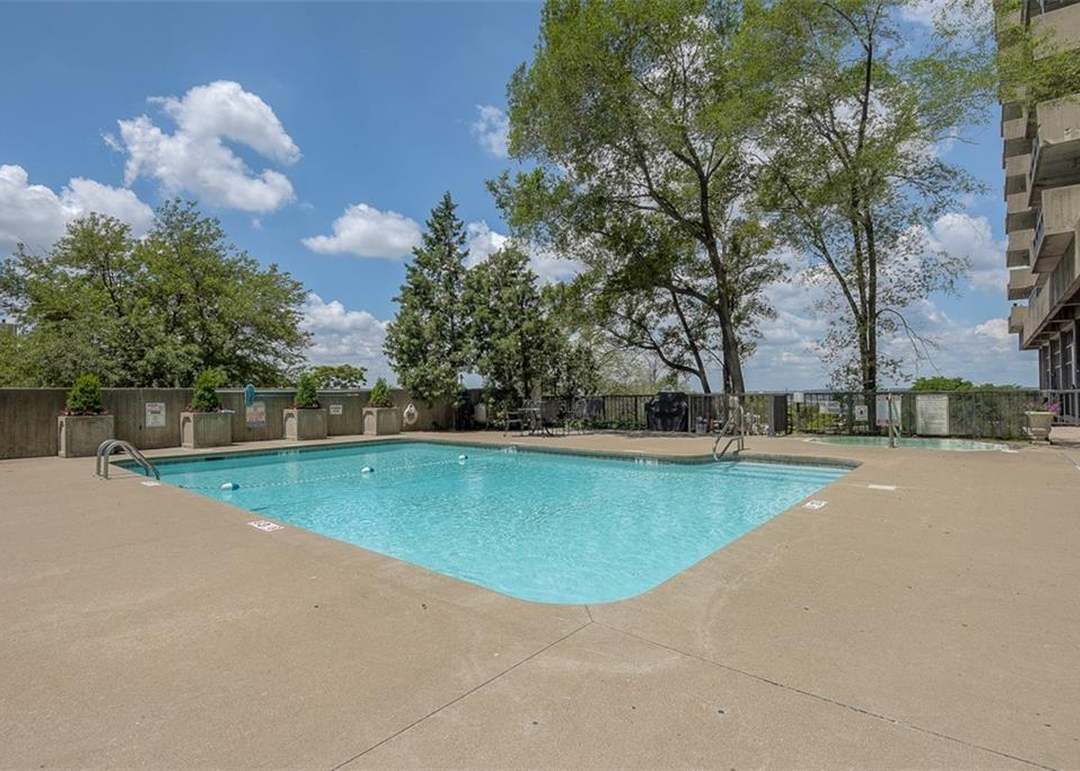 600 Admiral Boulevard — photo 27