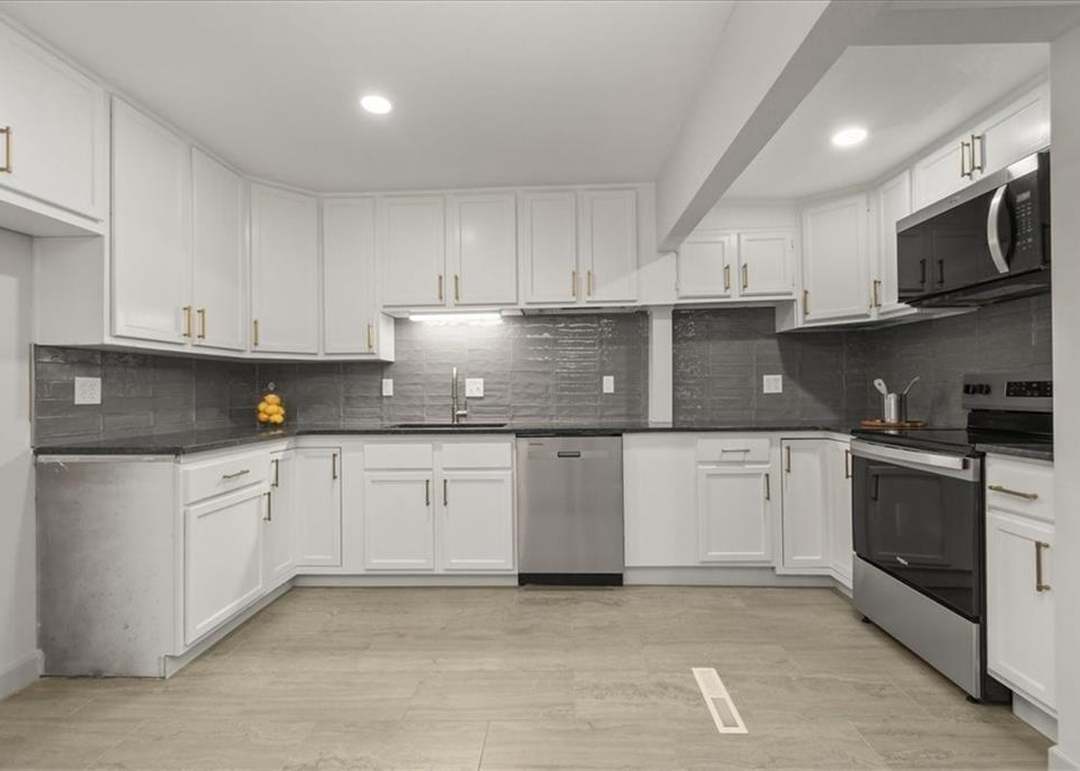 6004 S Claremont Avenue — photo 14