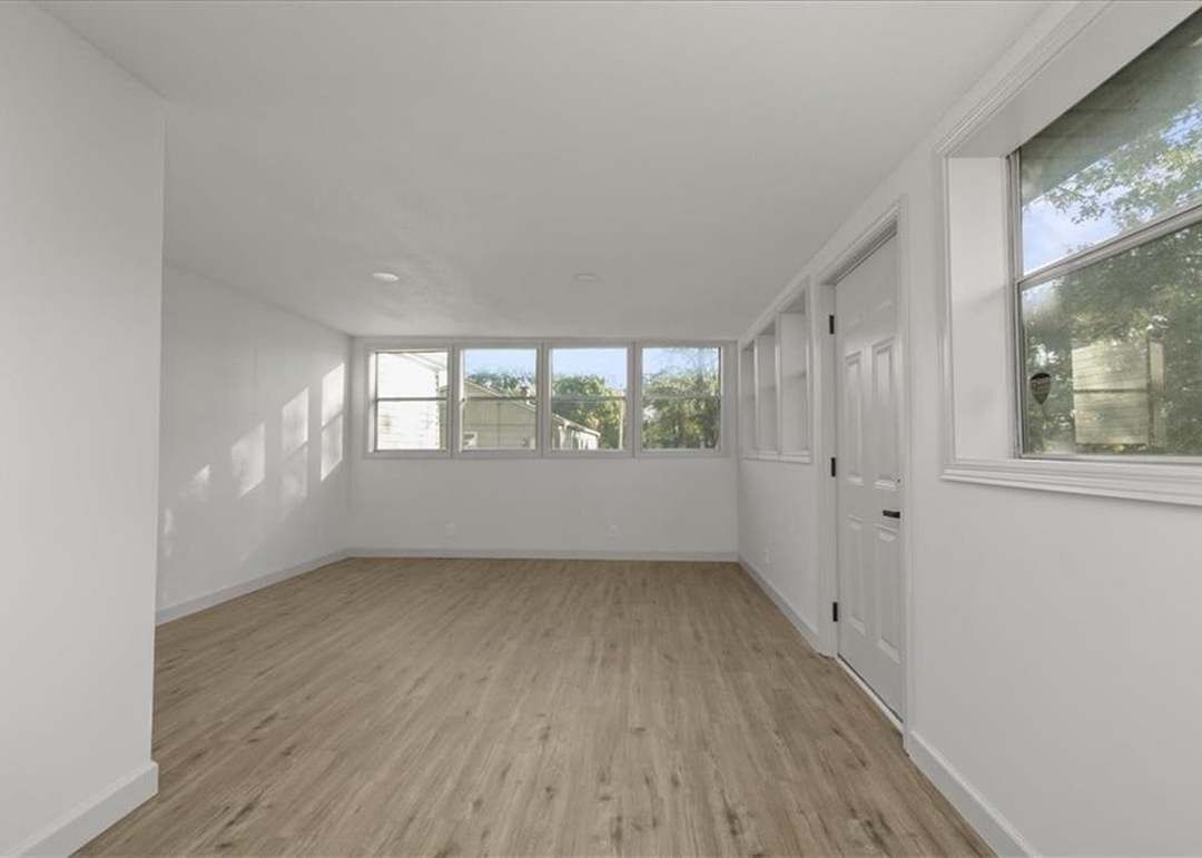 6004 S Claremont Avenue — photo 17