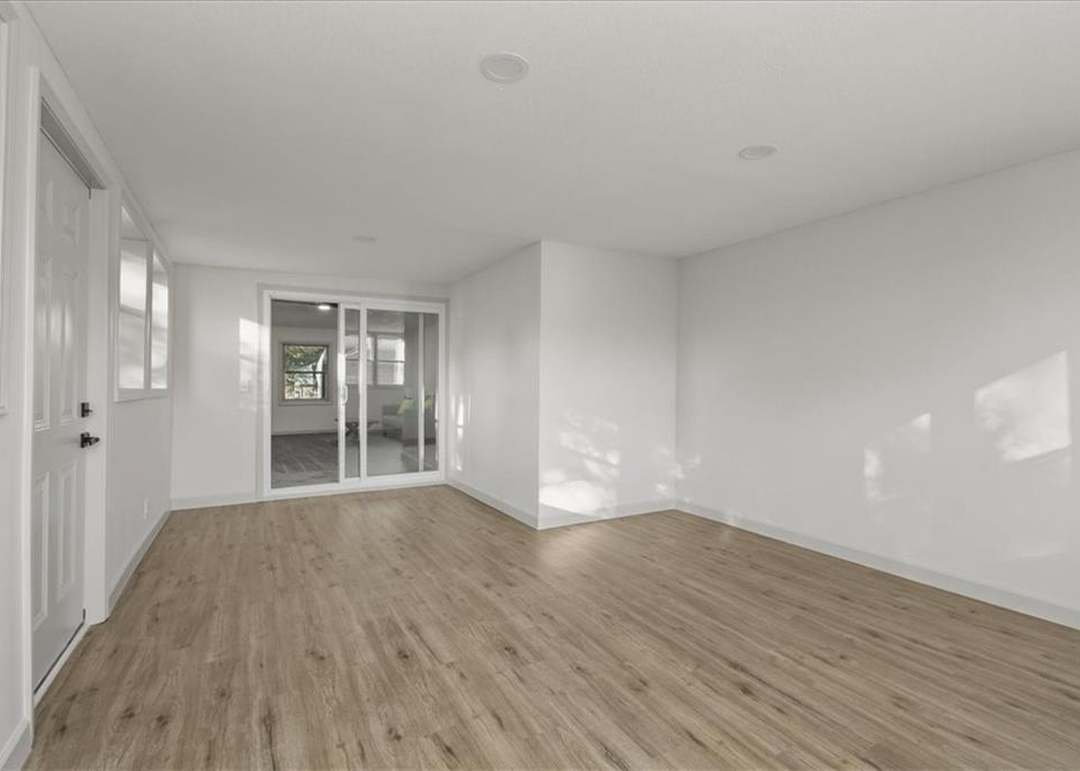 6004 S Claremont Avenue — photo 18