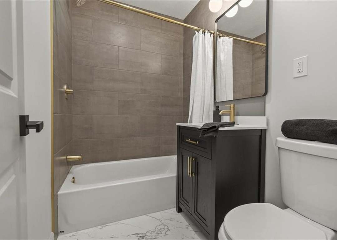 6004 S Claremont Avenue — photo 19