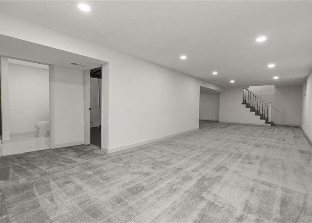 6004 S Claremont Avenue — photo 21
