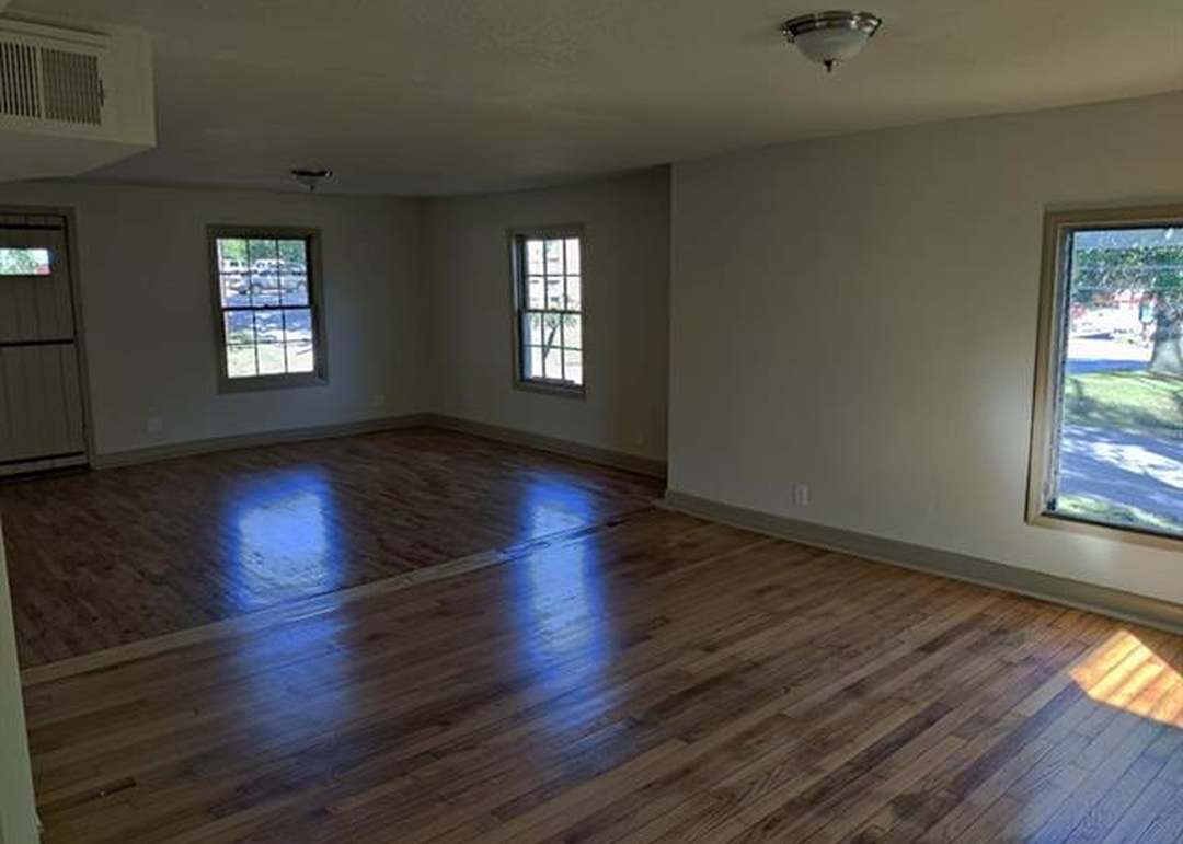 601 W Main Street — photo 6