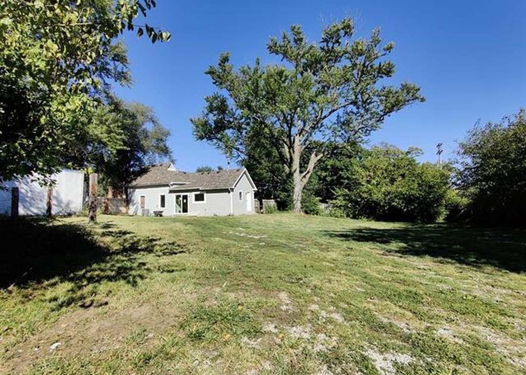 601 W Main Street — photo 14