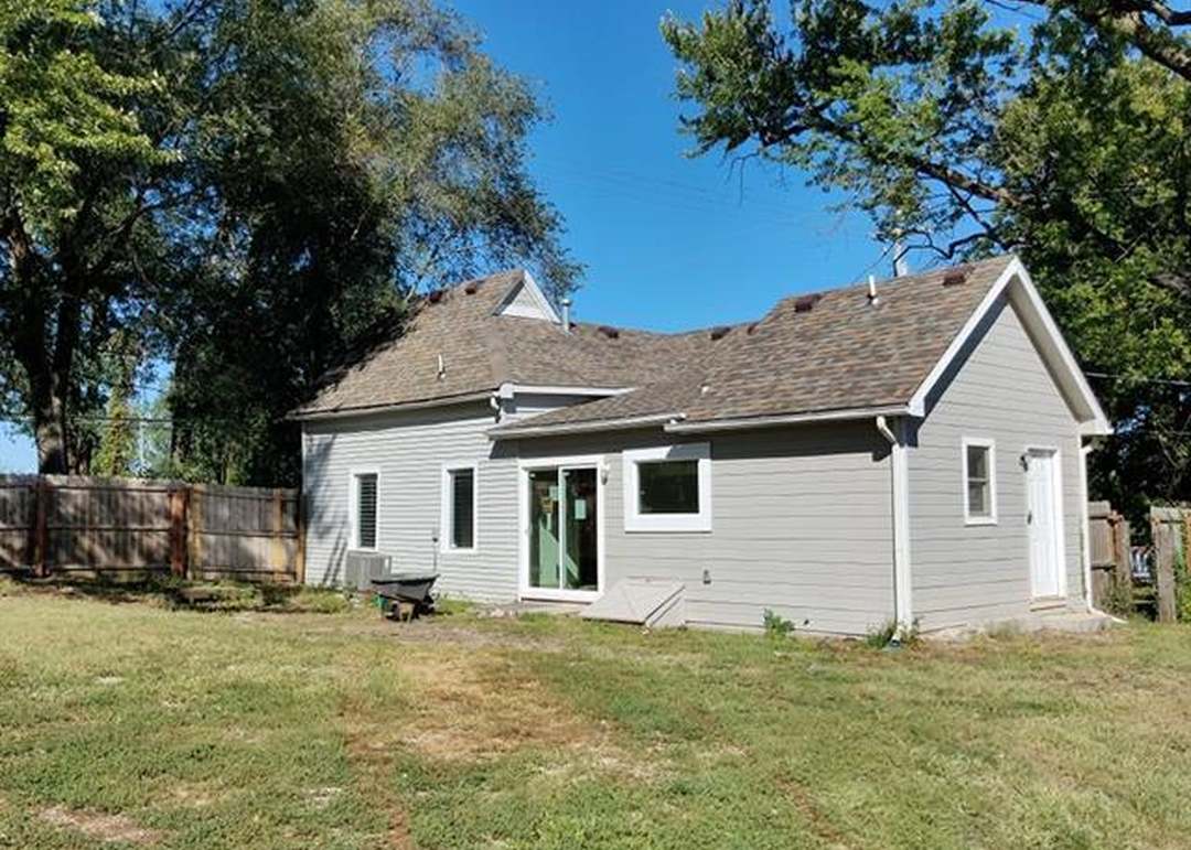 601 W Main Street — photo 15