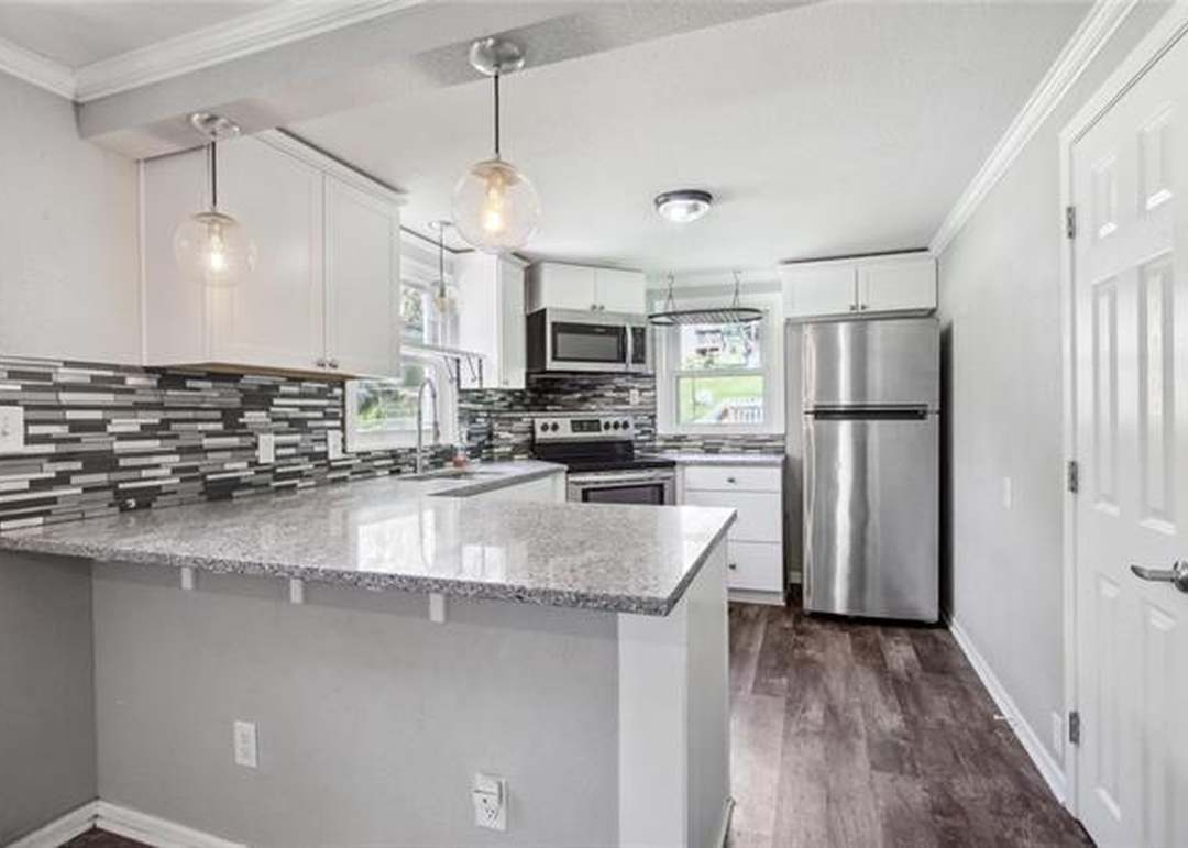 6015 N Broadway Street — photo 7
