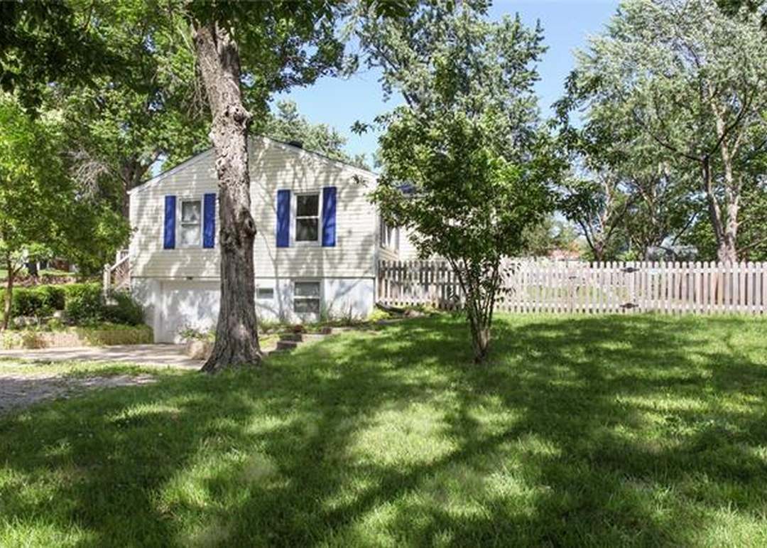 6015 N Broadway Street — photo 10