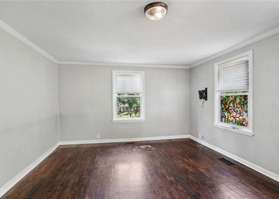 6015 N Broadway Street — photo 11