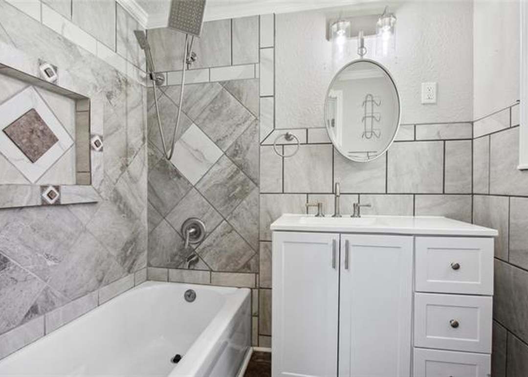6015 N Broadway Street — photo 16