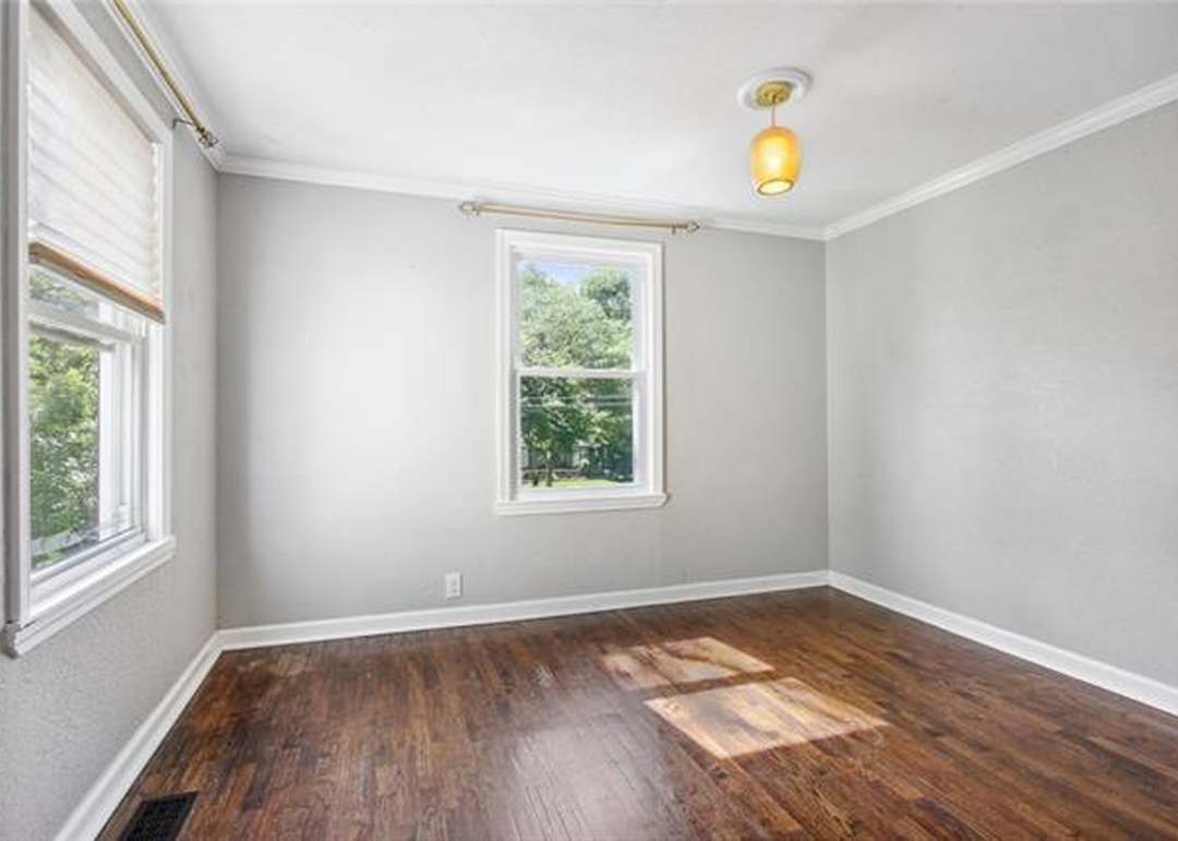 6015 N Broadway Street — photo 17