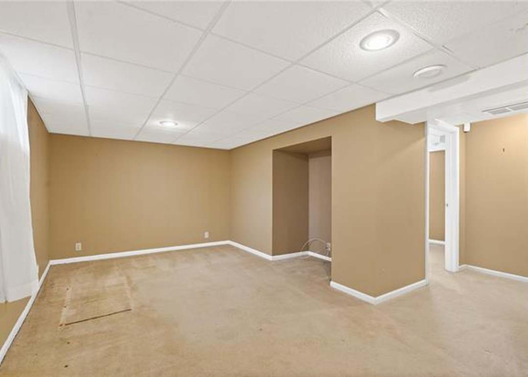 604 W 90 Terrace — photo 5