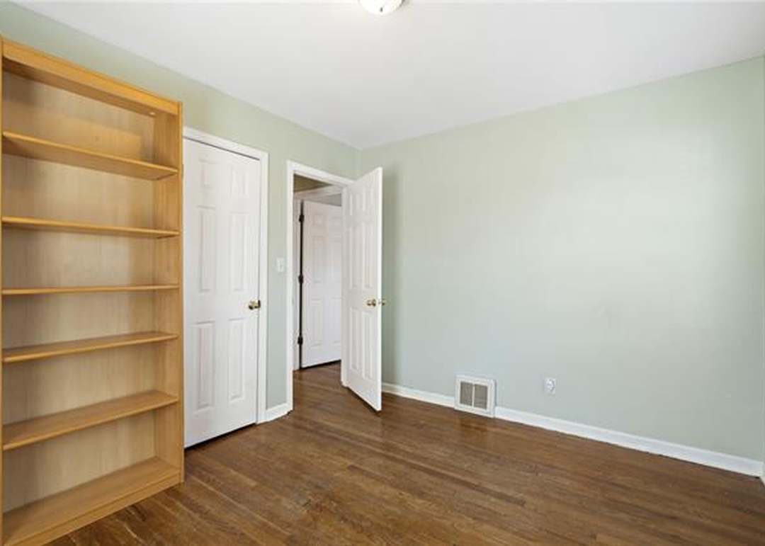 604 W 90 Terrace — photo 7