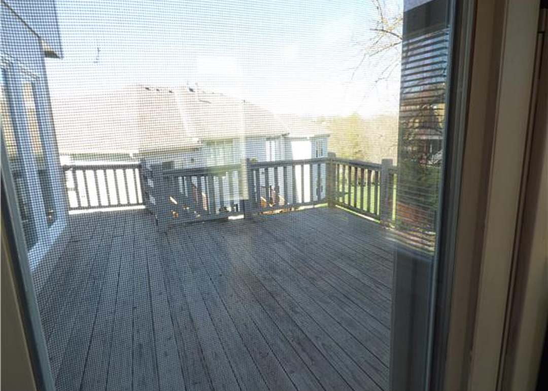 609 NW Edgewood Drive — photo 7
