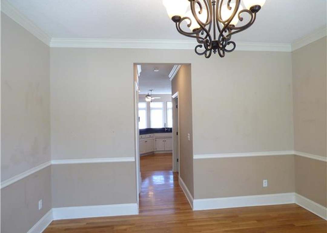 609 NW Edgewood Drive — photo 11