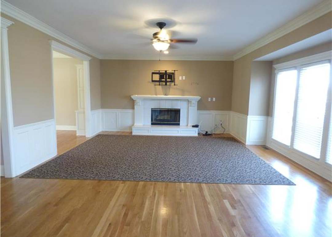 609 NW Edgewood Drive — photo 12