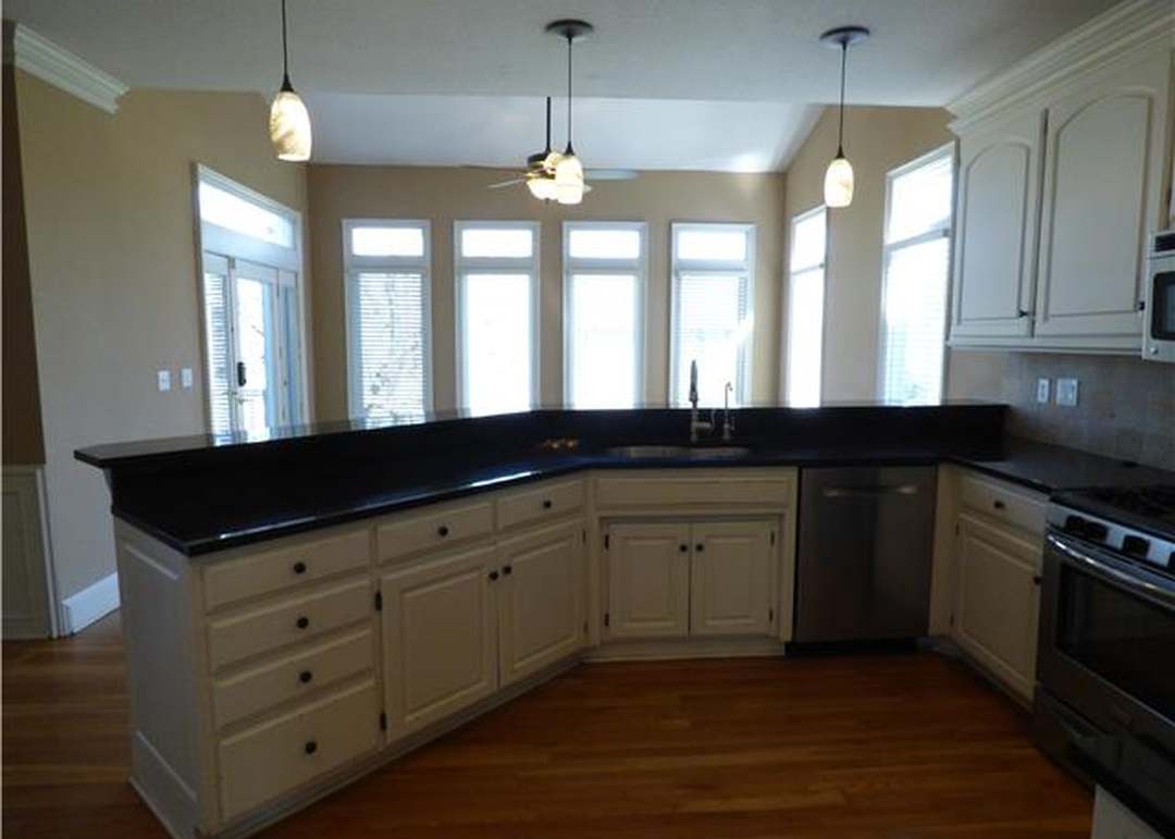 609 NW Edgewood Drive — photo 13