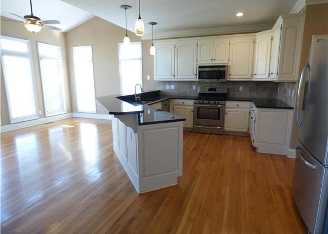 609 NW Edgewood Drive — photo 14