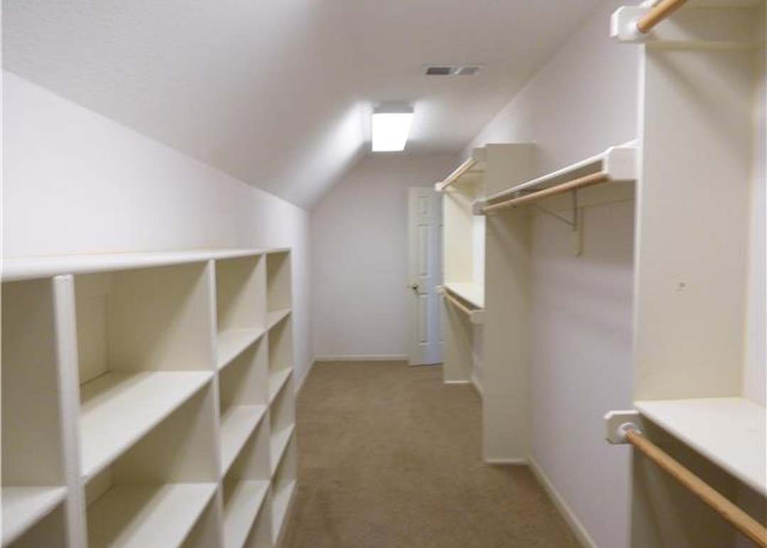 609 NW Edgewood Drive — photo 18