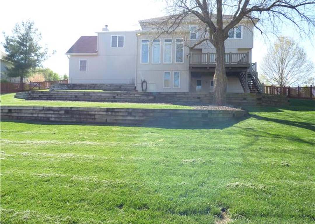 609 NW Edgewood Drive — photo 23