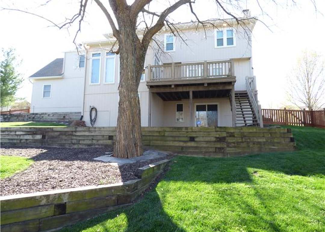 609 NW Edgewood Drive — photo 24