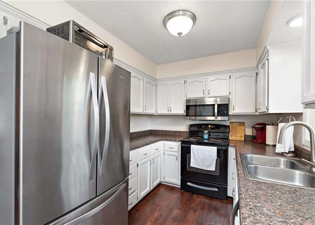 609 W Edgewood Drive — photo 9