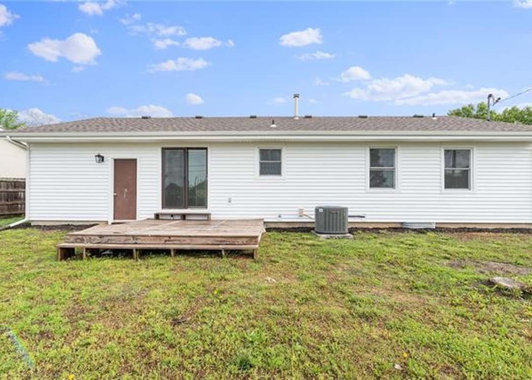 609 W Edgewood Drive — photo 17
