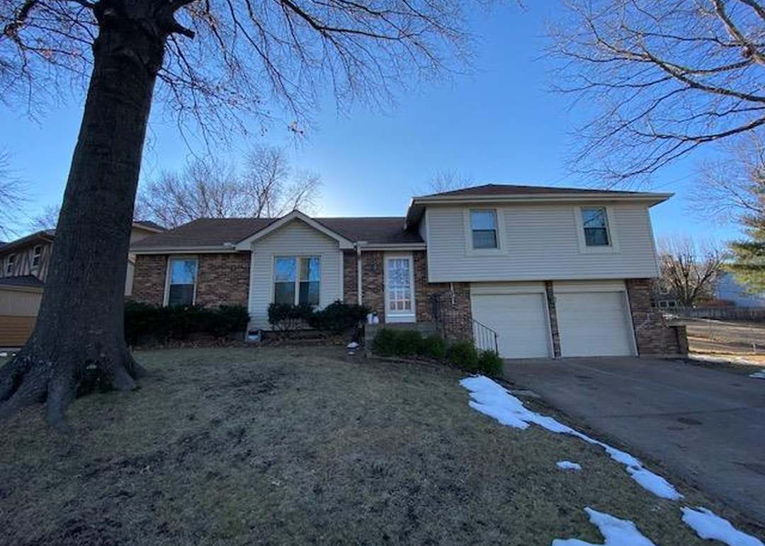 6100 Greenwood Dr — photo 8